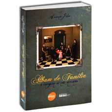 ÁLBUM DE FAMÍLIA